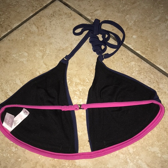 Victoria’s Secret Bikini Top size 34C - Picture 2 of 2